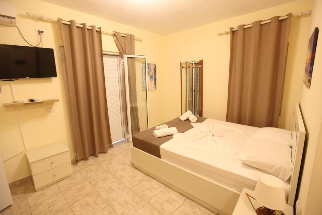 Hotel Prishtina Саранде Екстериор снимка