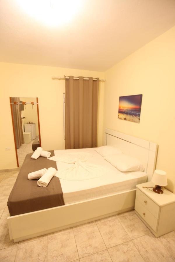 Hotel Prishtina Саранде Екстериор снимка