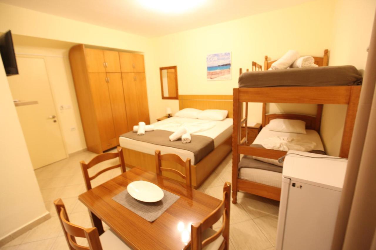 Hotel Prishtina Саранде Екстериор снимка