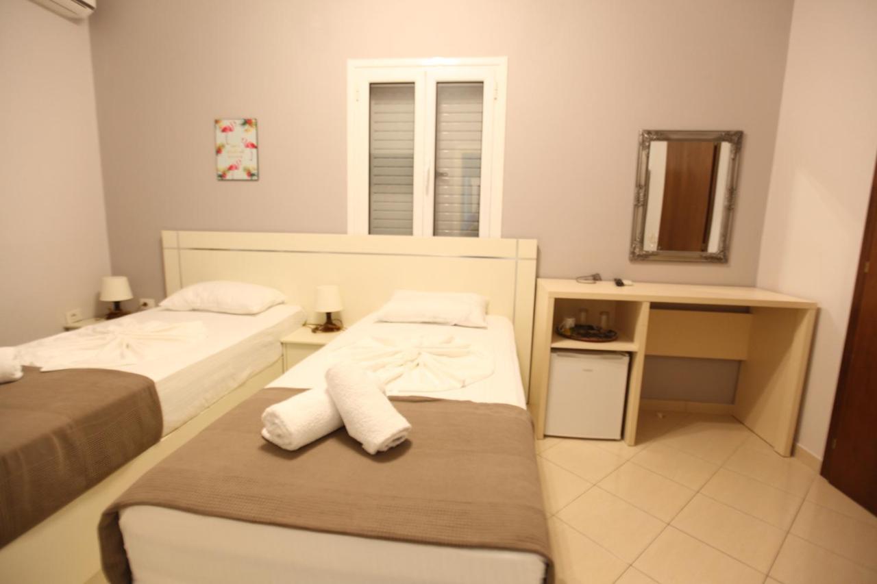 Hotel Prishtina Саранде Екстериор снимка