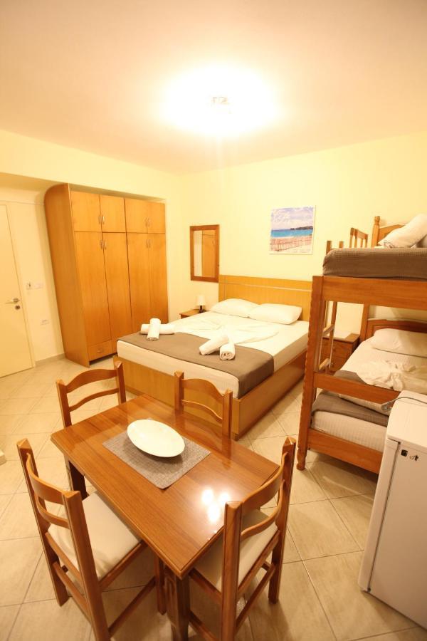 Hotel Prishtina Саранде Екстериор снимка