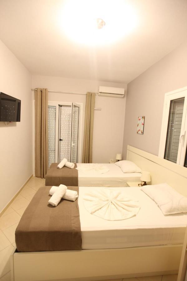 Hotel Prishtina Саранде Екстериор снимка