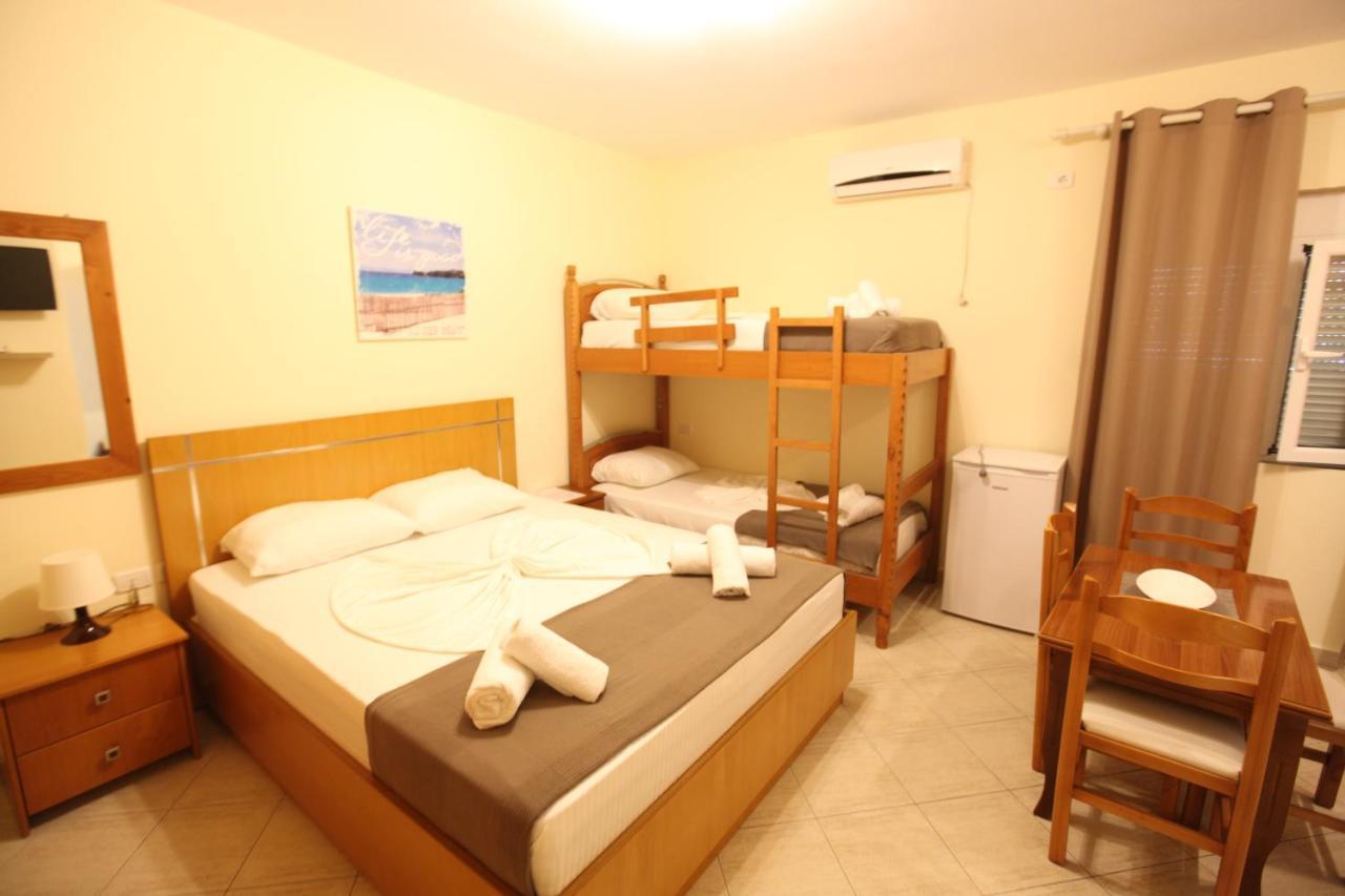 Hotel Prishtina Саранде Екстериор снимка