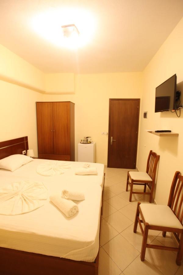 Hotel Prishtina Саранде Екстериор снимка