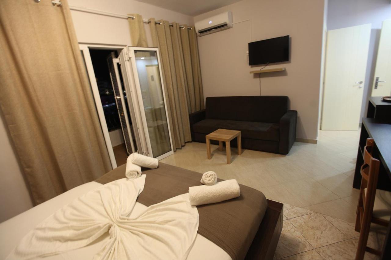Hotel Prishtina Саранде Екстериор снимка