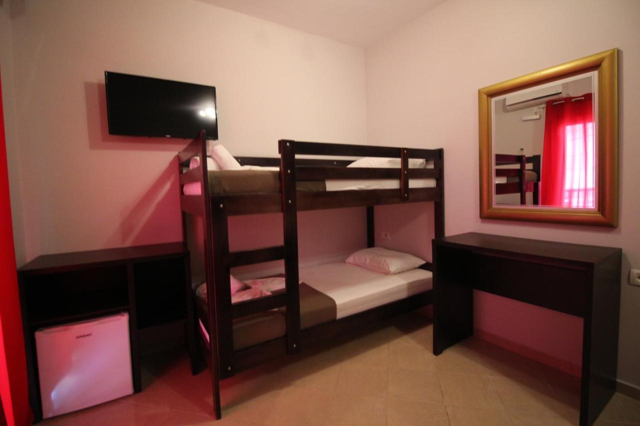 Hotel Prishtina Саранде Екстериор снимка