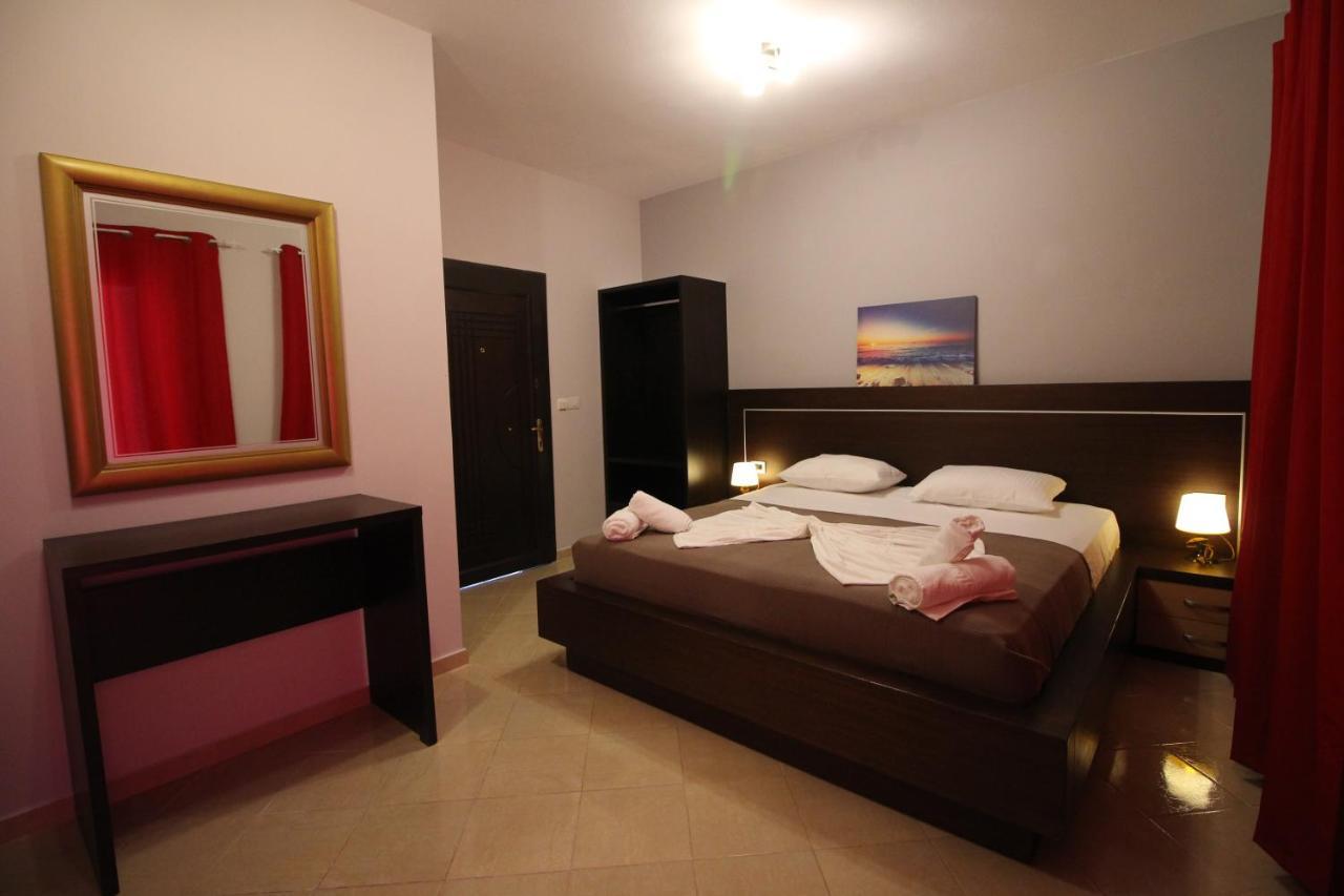 Hotel Prishtina Саранде Екстериор снимка