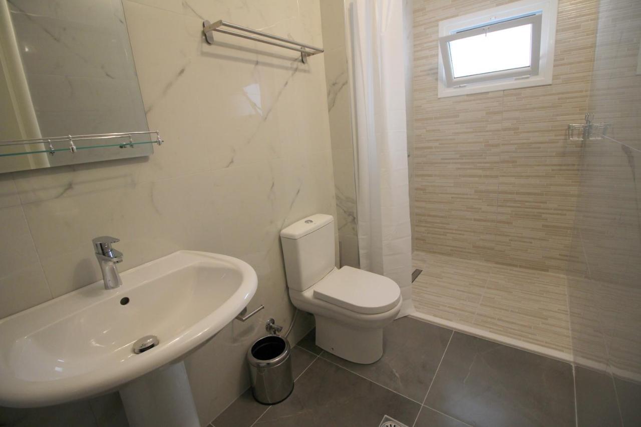 Hotel Prishtina Саранде Екстериор снимка