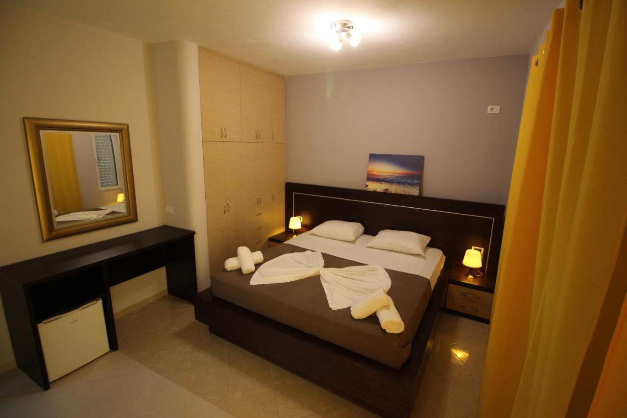 Hotel Prishtina Саранде Екстериор снимка