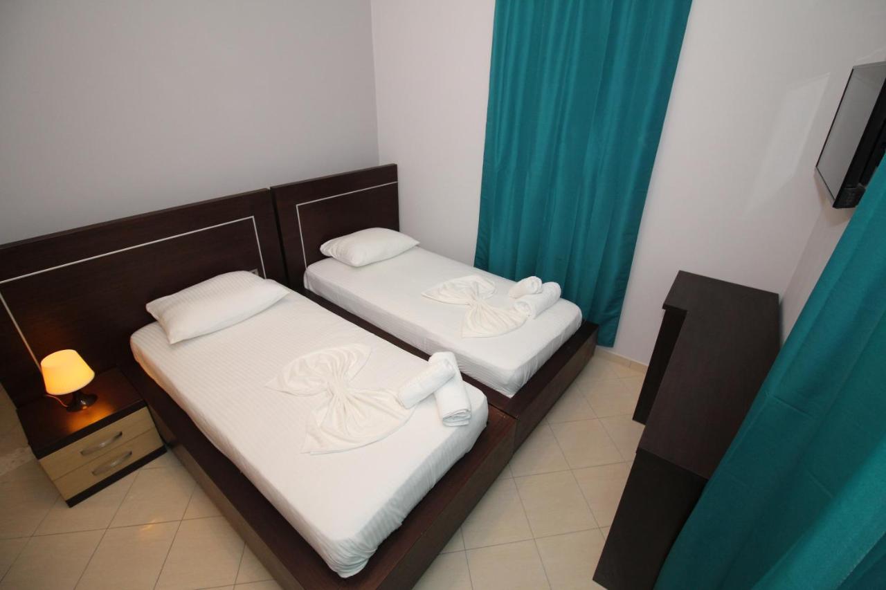 Hotel Prishtina Саранде Екстериор снимка
