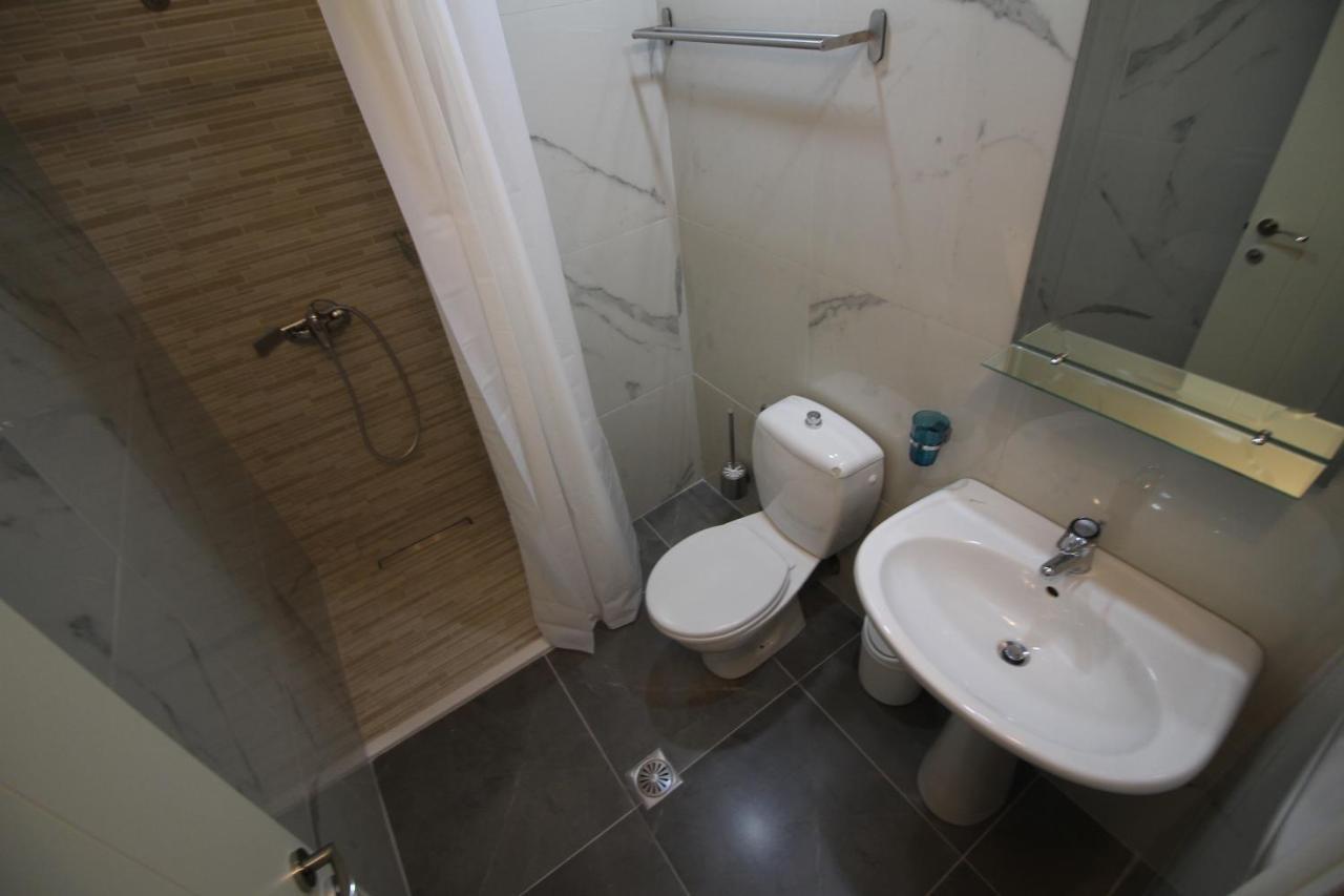 Hotel Prishtina Саранде Екстериор снимка