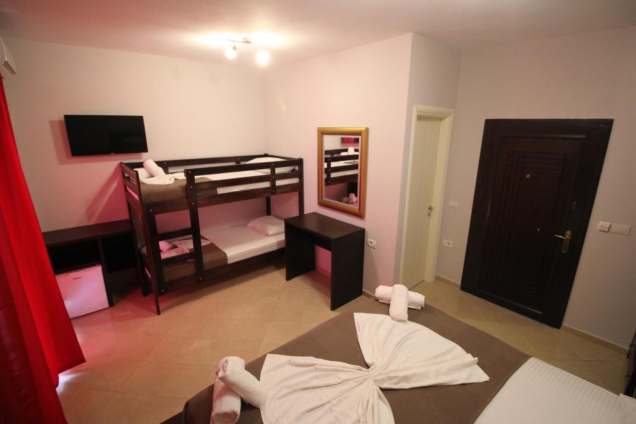 Hotel Prishtina Саранде Екстериор снимка