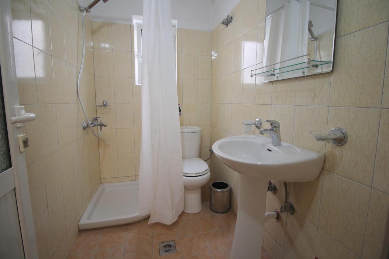 Hotel Prishtina Саранде Екстериор снимка