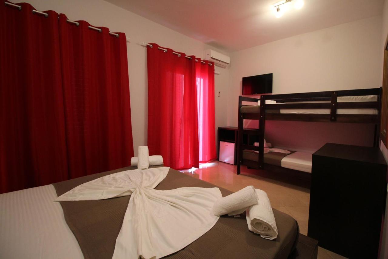 Hotel Prishtina Саранде Екстериор снимка