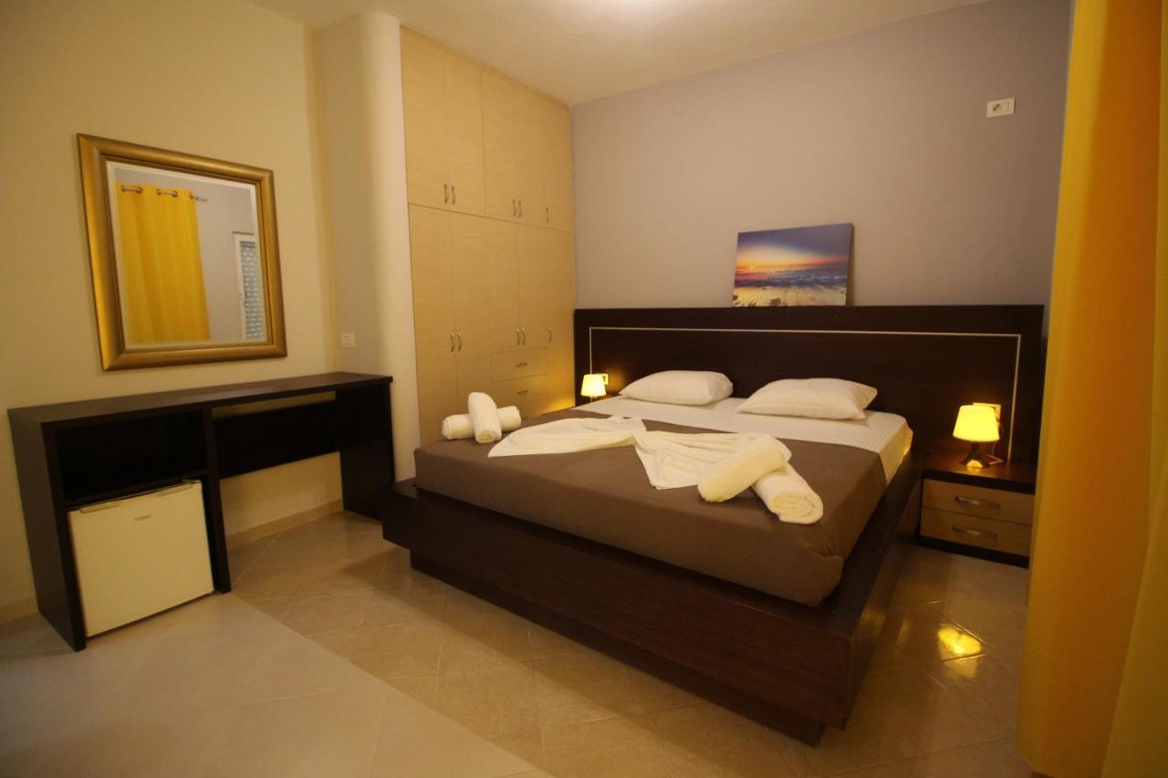 Hotel Prishtina Саранде Екстериор снимка
