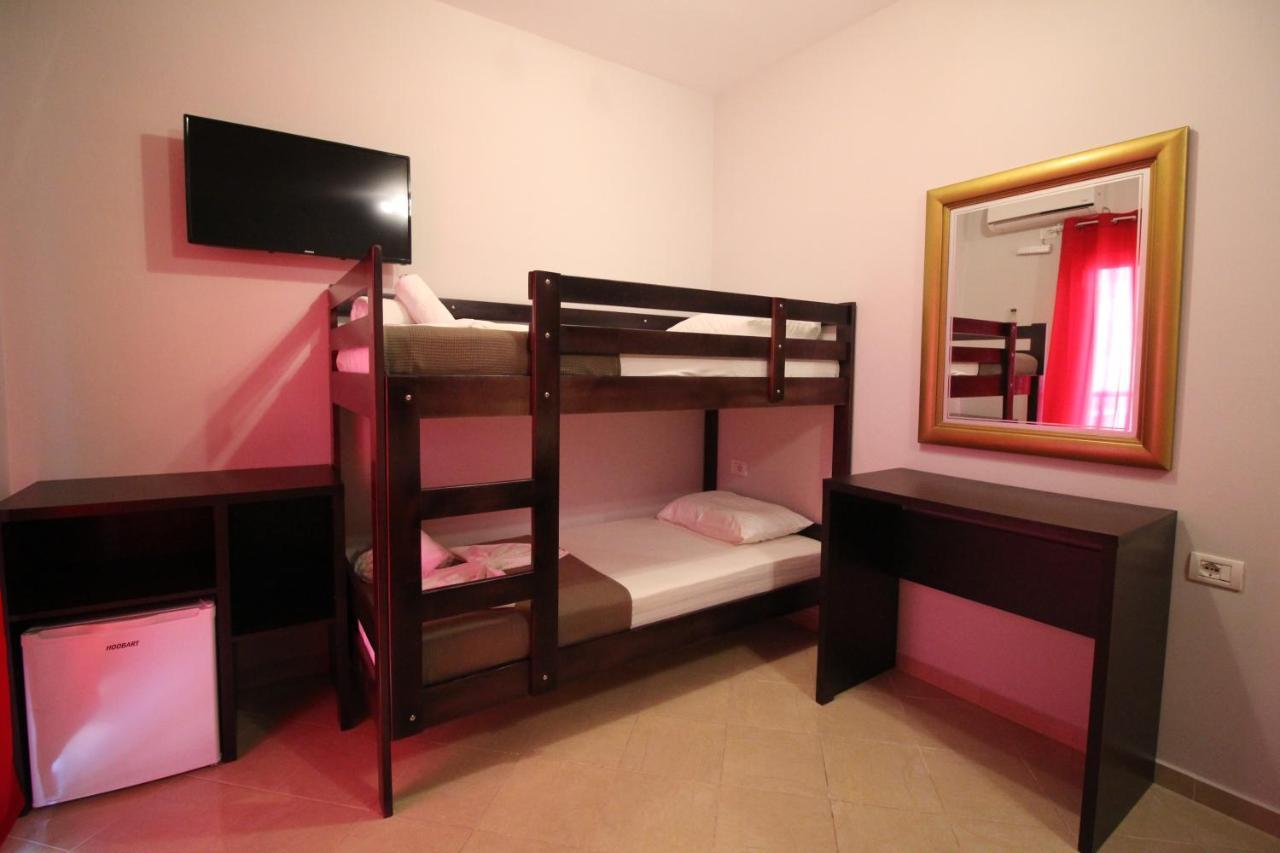 Hotel Prishtina Саранде Екстериор снимка